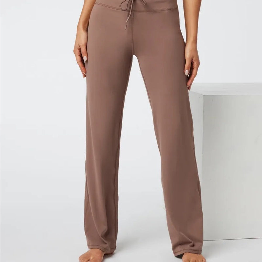 Vuori Women's Daily Wideleg in Clove